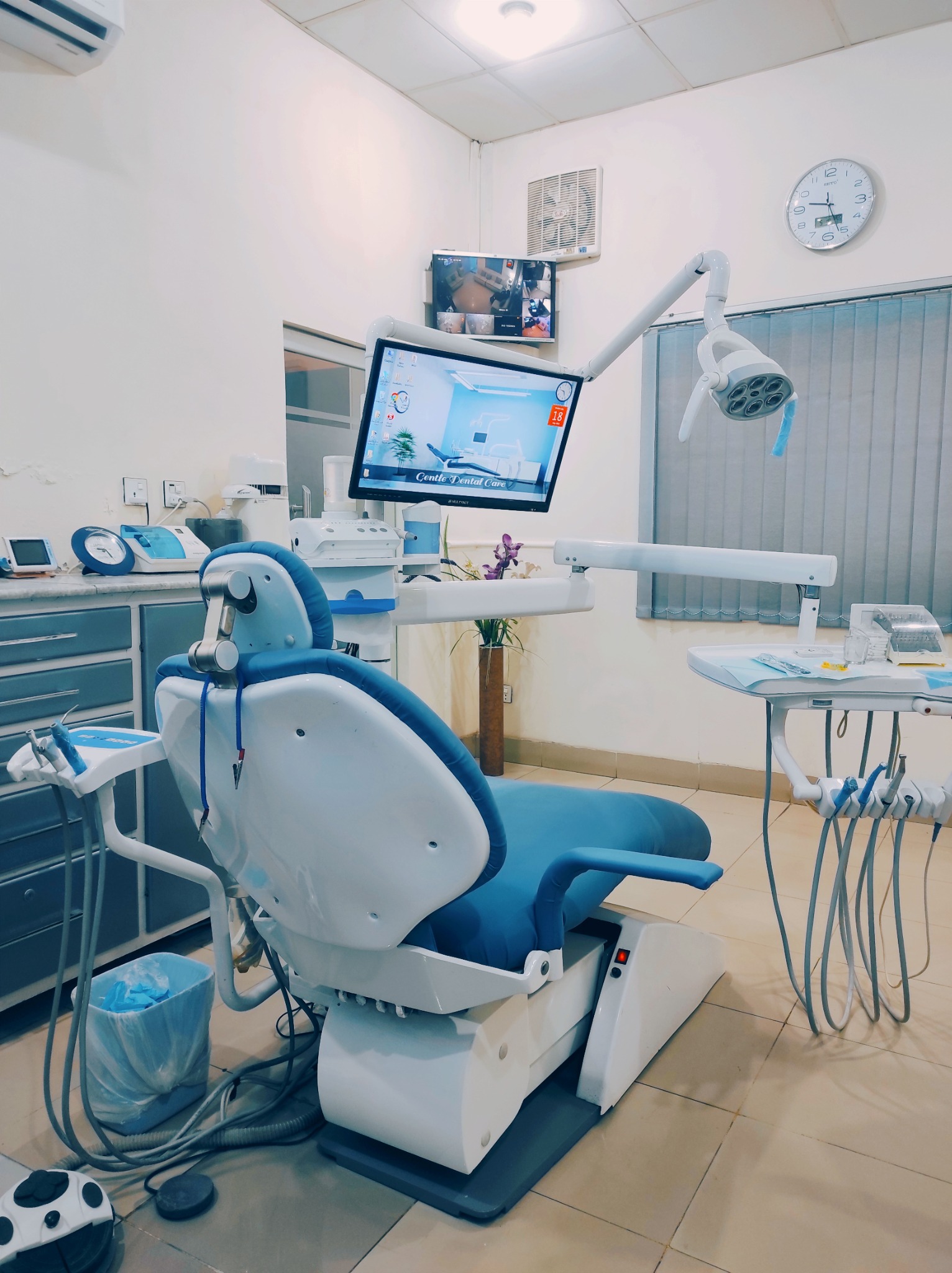 Dental treatment room at Yuvraj Dental Clinic